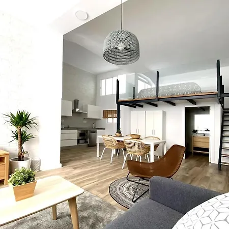 Modern Double Height Loft Near Canteras Apartment *